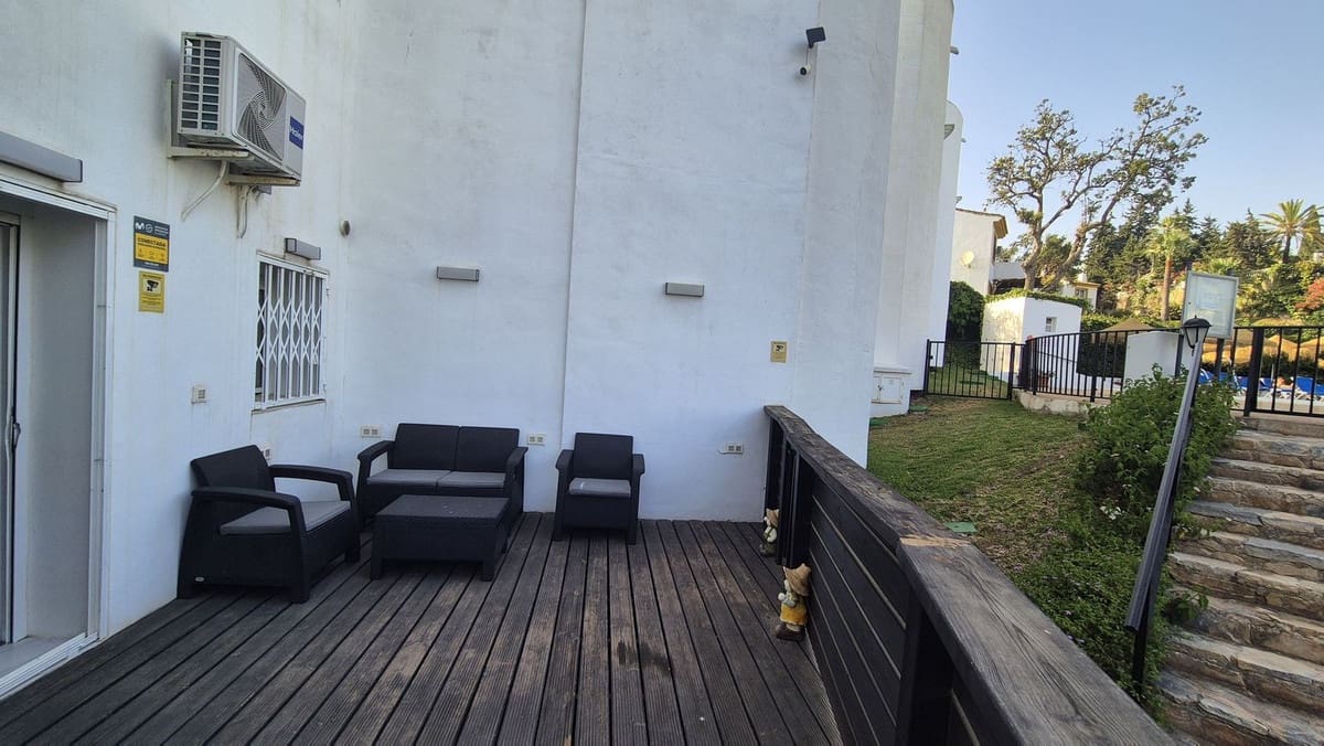 4 sypialnia Dom na sprzedaż w La Reserva z basenem garażem - 675 000 € (Ref: 9891186)