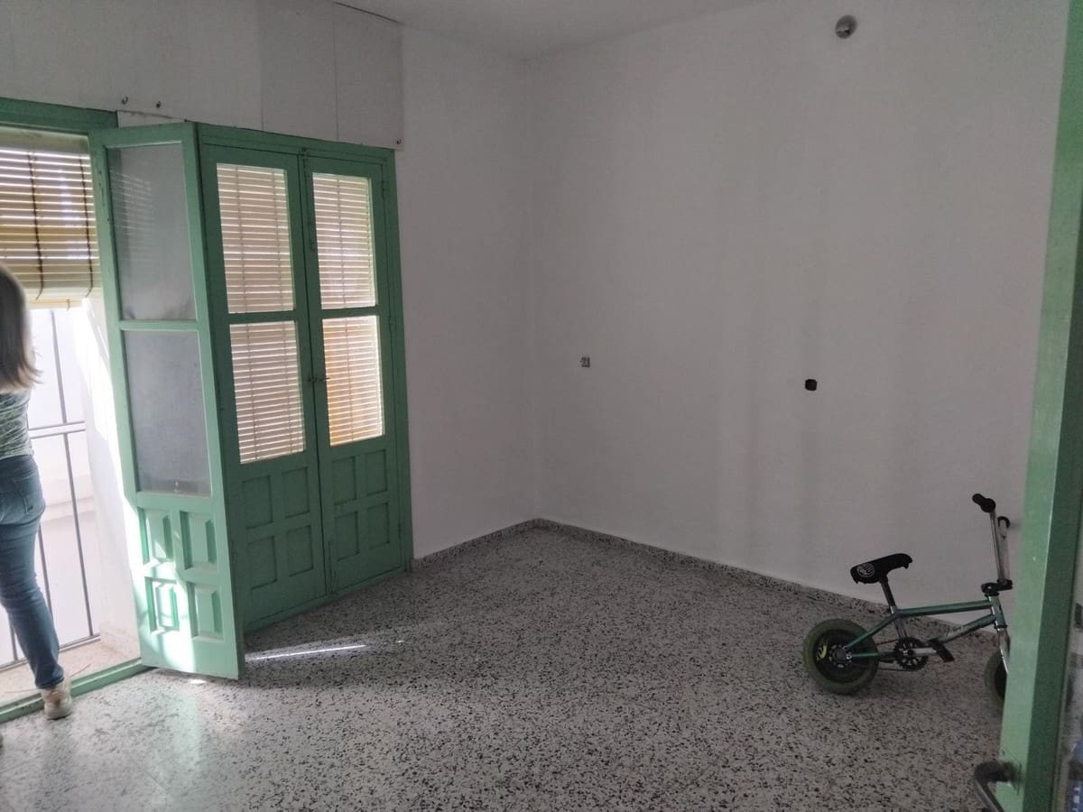 6 bedroom Commercial for sale in Marbella - € 2,100,000 (Ref: 9891189)