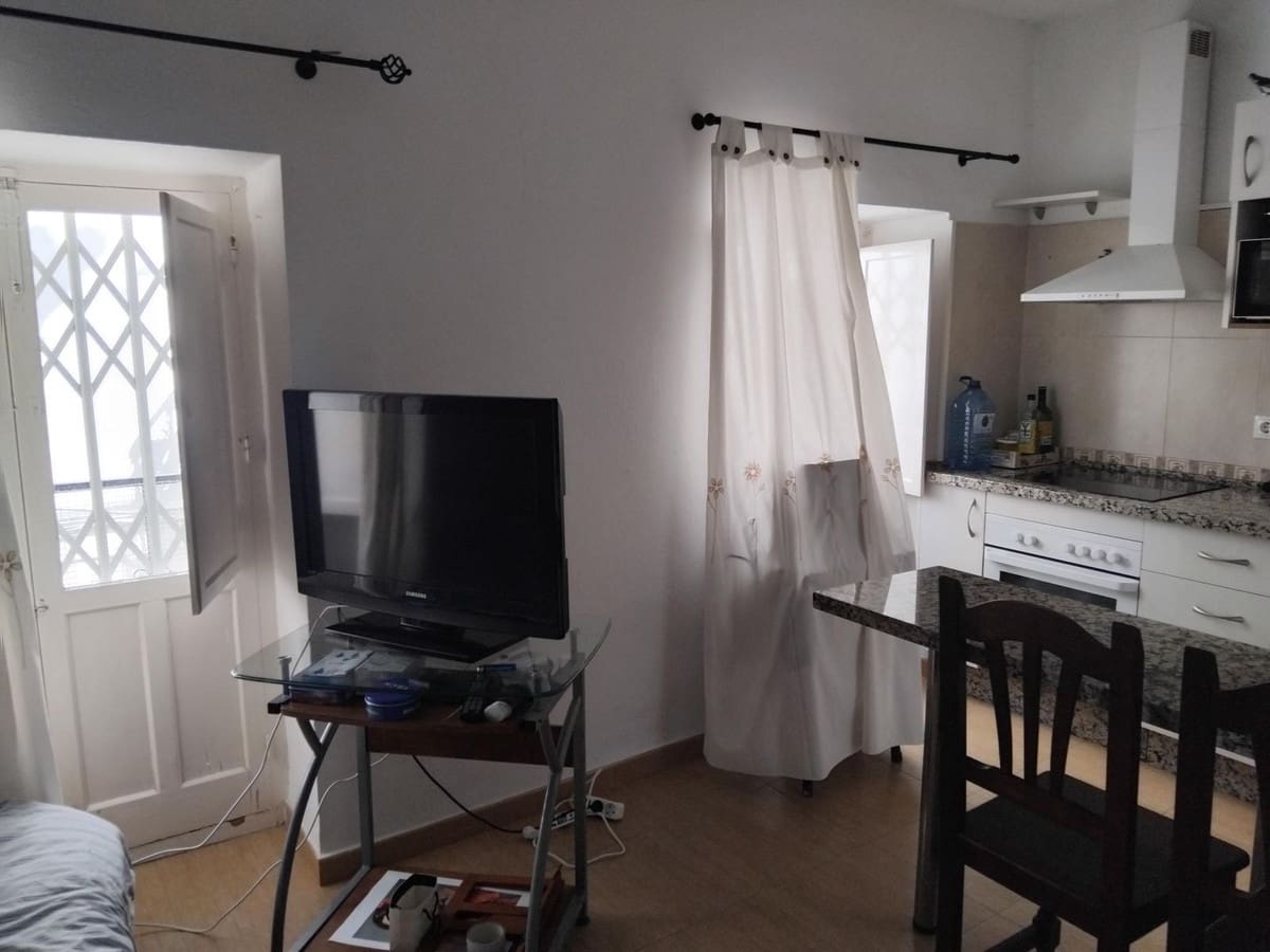 6 bedroom Commercial for sale in Marbella - € 2,100,000 (Ref: 9891189)