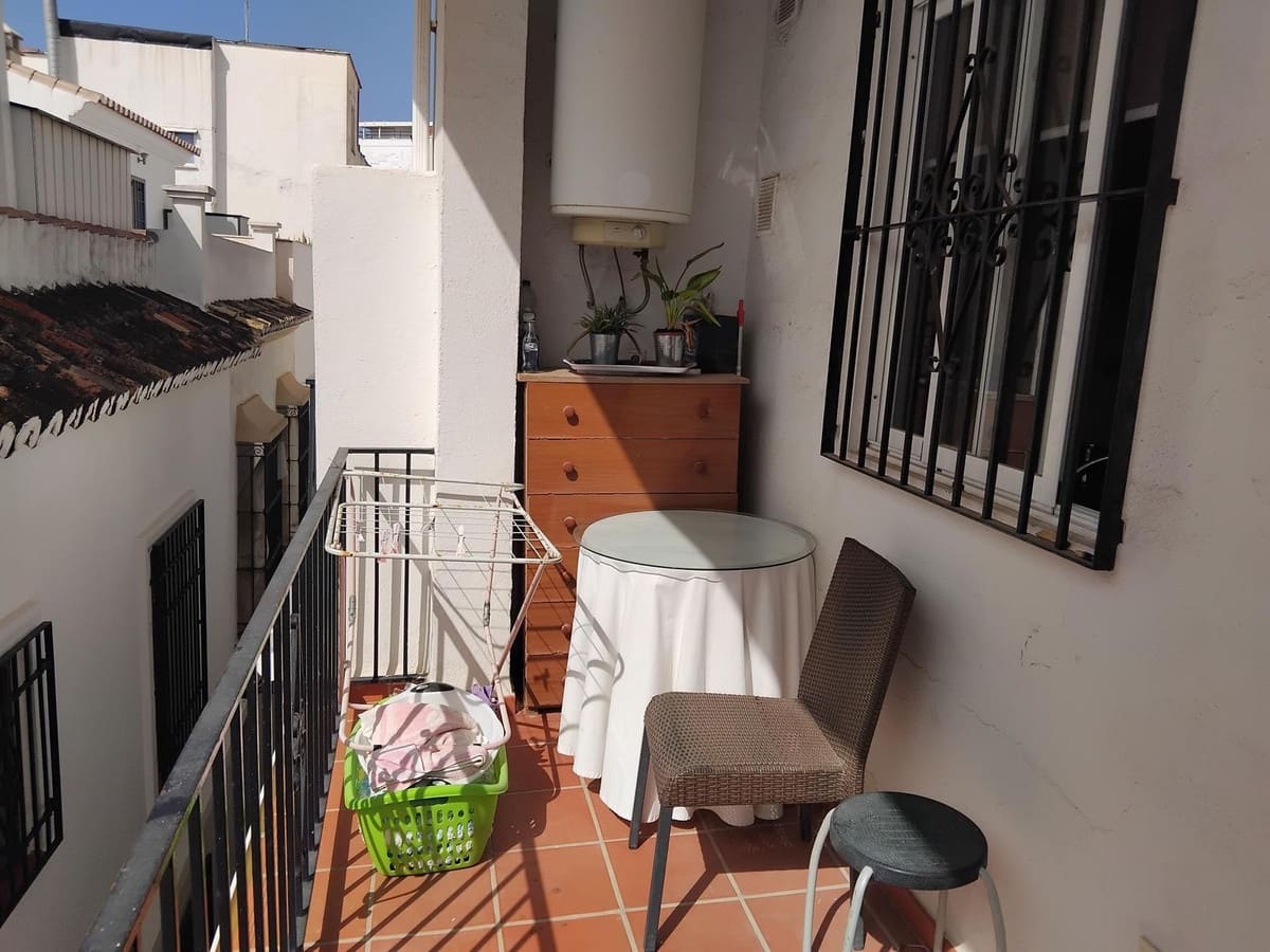 6 bedroom Commercial for sale in Marbella - € 2,100,000 (Ref: 9891189)