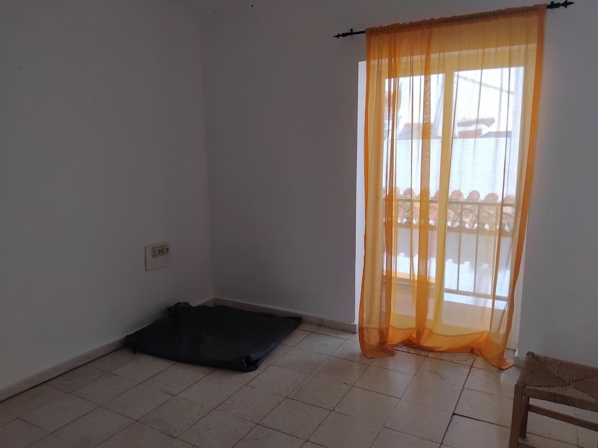 6 bedroom Commercial for sale in Marbella - € 2,100,000 (Ref: 9891189)