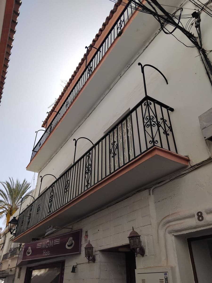 6 bedroom Commercial for sale in Marbella - € 2,100,000 (Ref: 9891189)