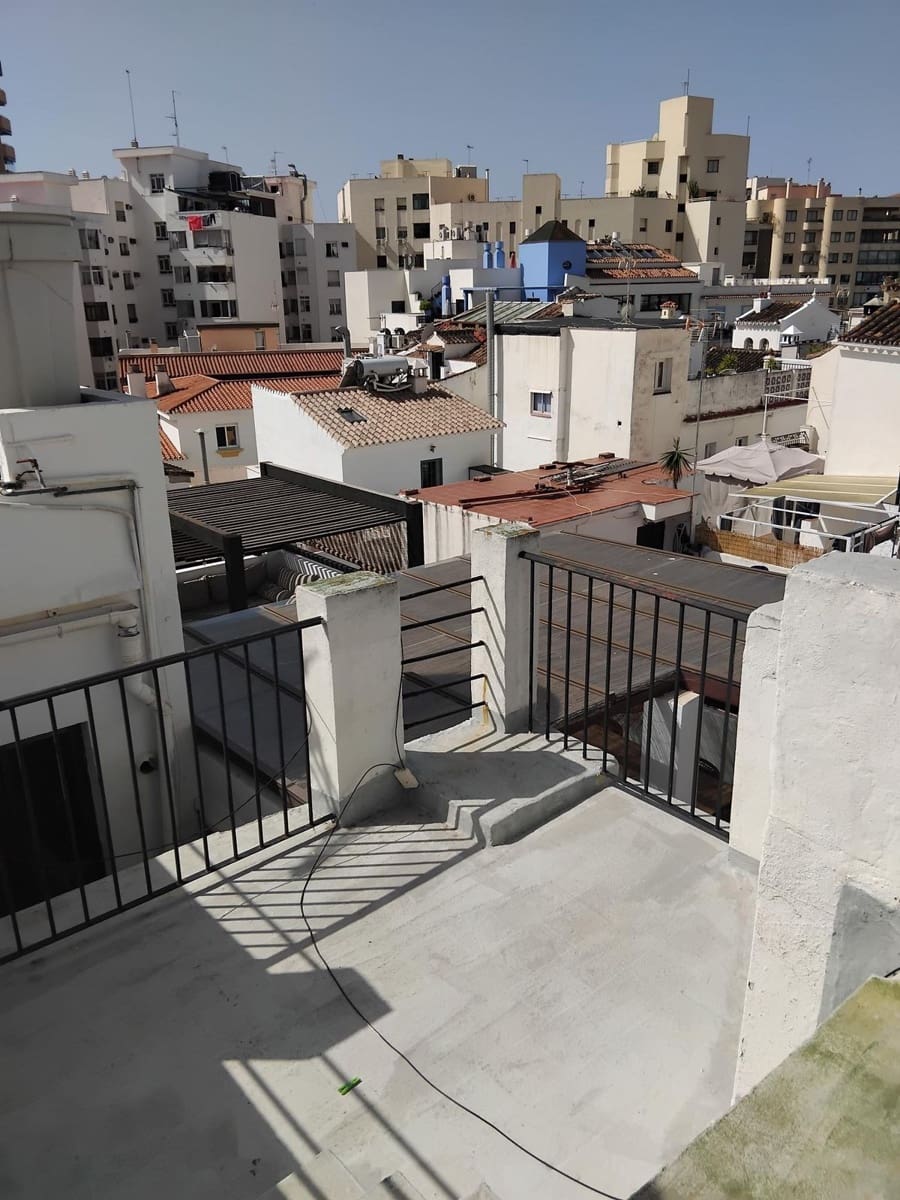 6 bedroom Commercial for sale in Marbella - € 2,100,000 (Ref: 9891189)