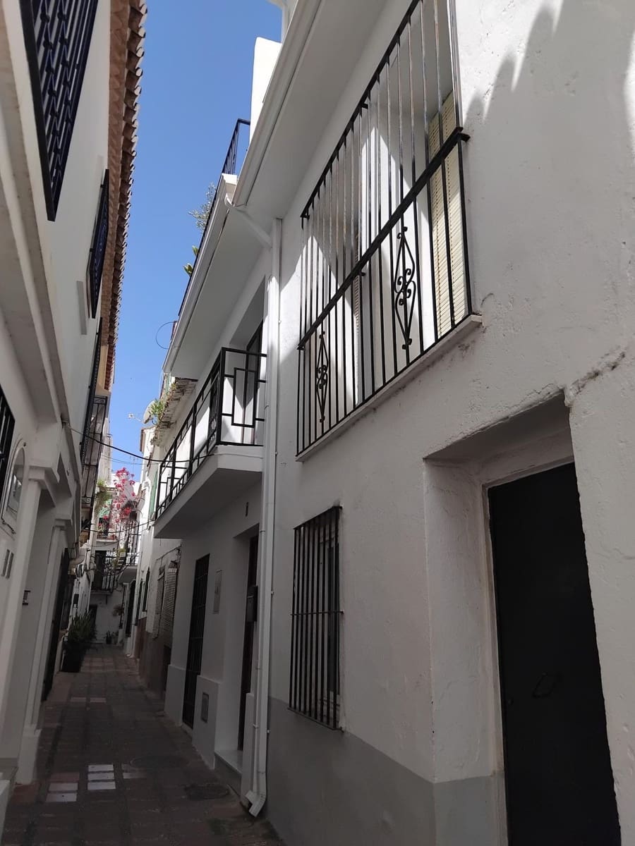 6 bedroom Commercial for sale in Marbella - € 2,100,000 (Ref: 9891189)