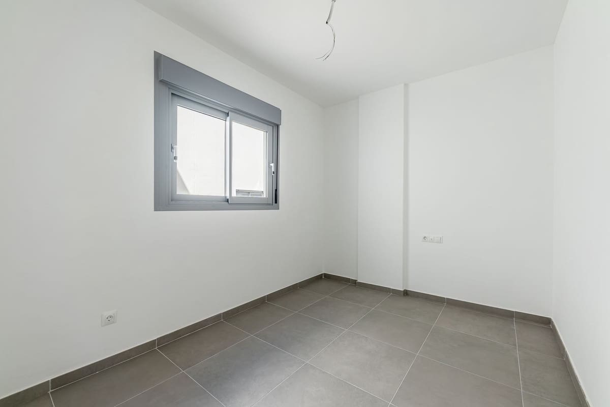3 bedroom Apartment for sale in Benalmadena with pool garage - € 598,000 (Ref: 9891190)