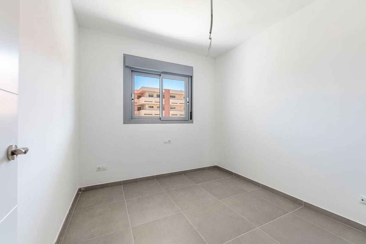 3 bedroom Apartment for sale in Benalmadena with pool garage - € 598,000 (Ref: 9891190)