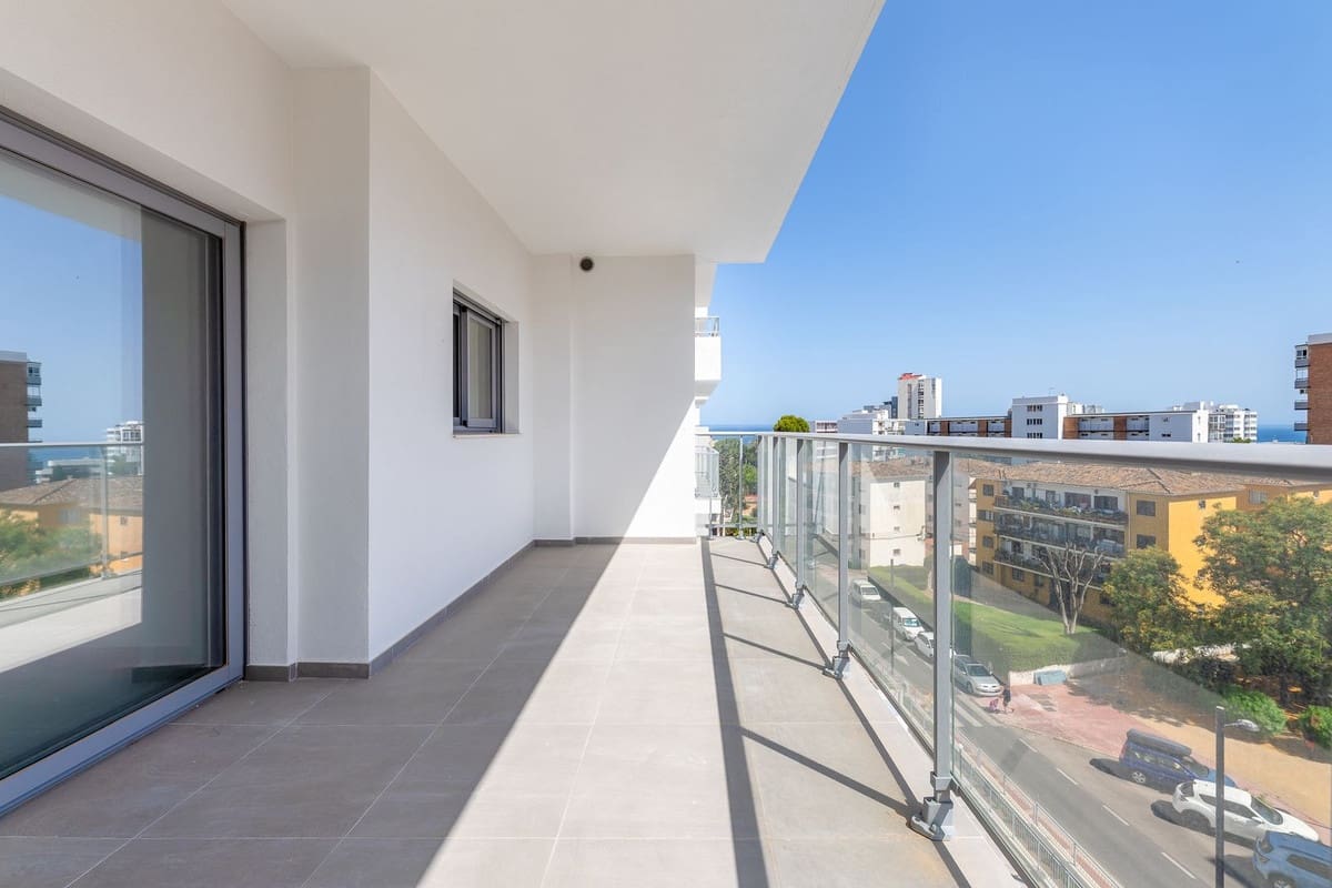 3 bedroom Apartment for sale in Benalmadena with pool garage - € 598,000 (Ref: 9891190)
