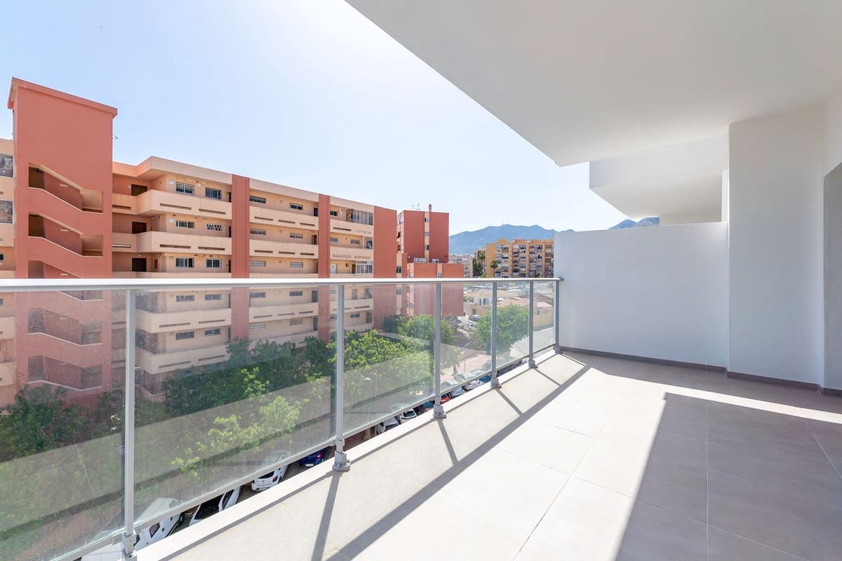 3 bedroom Apartment for sale in Benalmadena with pool garage - € 598,000 (Ref: 9891190)