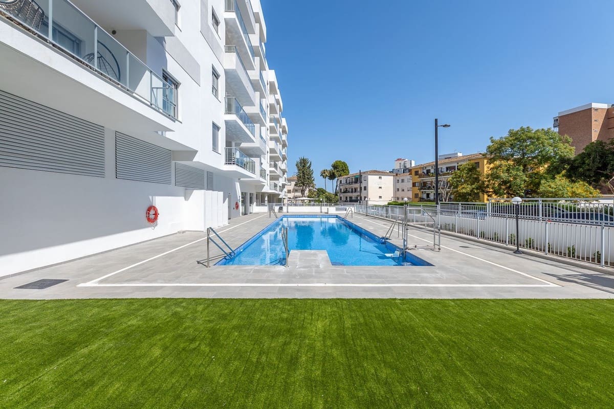 3 bedroom Apartment for sale in Benalmadena with pool garage - € 598,000 (Ref: 9891190)