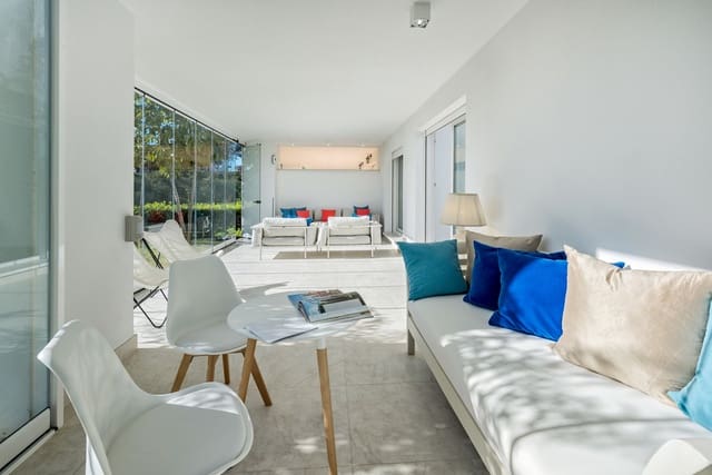 2 quarto Moradia Geminada para arrendar em Marbella com piscina garagem - 2 450 € (Ref: 9891191)
