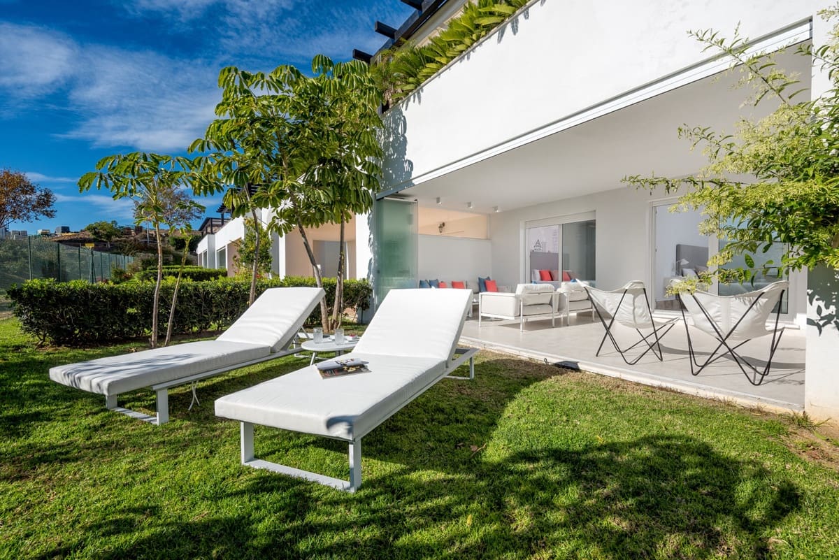 2 Zimmer Doppelhaus zu vermieten in Marbella mit Pool Garage - 2.450 € (Ref: 9891191)
