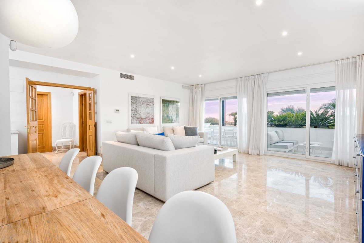 2 Zimmer Doppelhaus zu vermieten in Marbella mit Pool Garage - 2.450 € (Ref: 9891191)