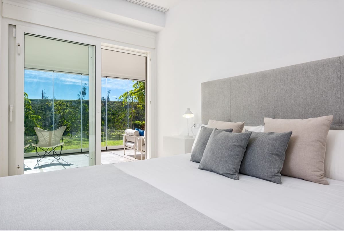 2 Zimmer Doppelhaus zu vermieten in Marbella mit Pool Garage - 2.450 € (Ref: 9891191)