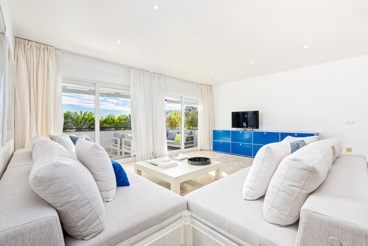 2 Zimmer Doppelhaus zu vermieten in Marbella mit Pool Garage - 2.450 € (Ref: 9891191)