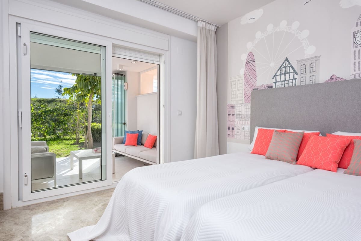 2 Zimmer Doppelhaus zu vermieten in Marbella mit Pool Garage - 2.450 € (Ref: 9891191)