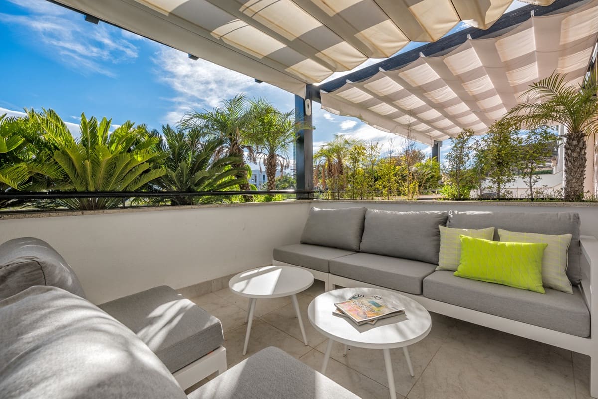 2 Zimmer Doppelhaus zu vermieten in Marbella mit Pool Garage - 2.450 € (Ref: 9891191)