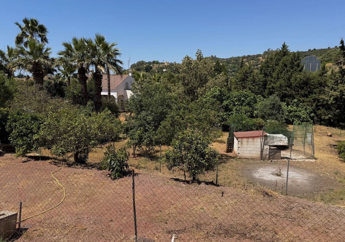 6 bedroom Finca/Country House for sale in Estepona with pool garage - € 900,000 (Ref: 9893267)