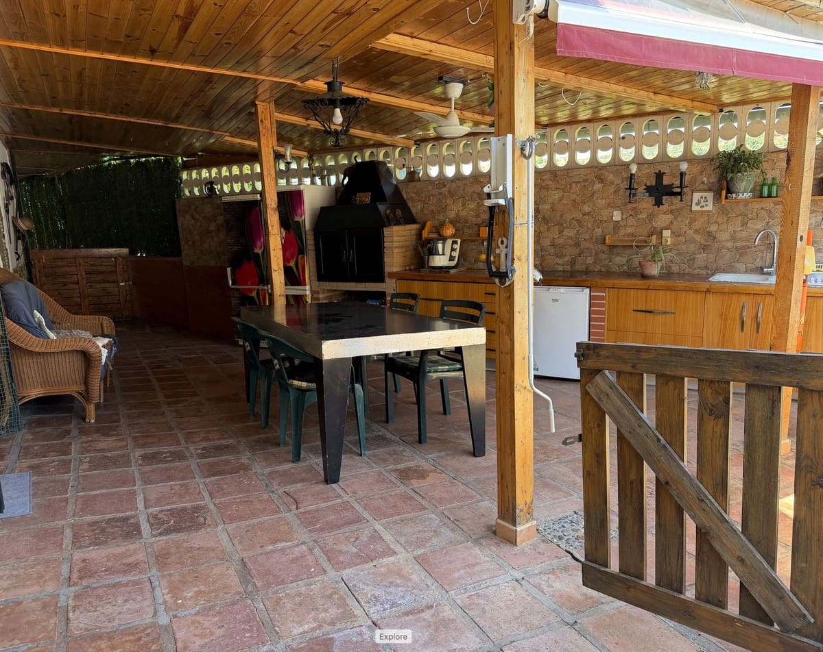 6 bedroom Finca/Country House for sale in Estepona with pool garage - € 900,000 (Ref: 9893267)
