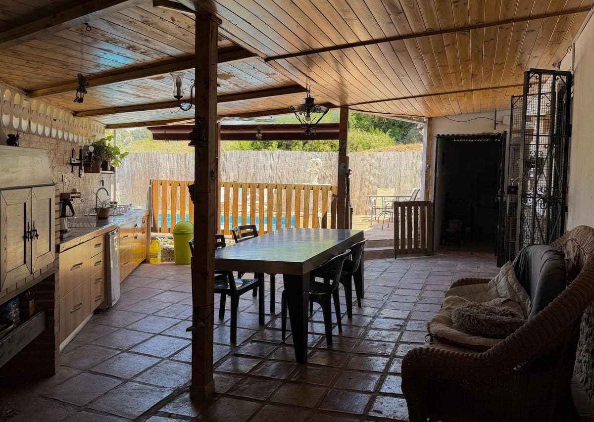 6 bedroom Finca/Country House for sale in Estepona with pool garage - € 900,000 (Ref: 9893267)