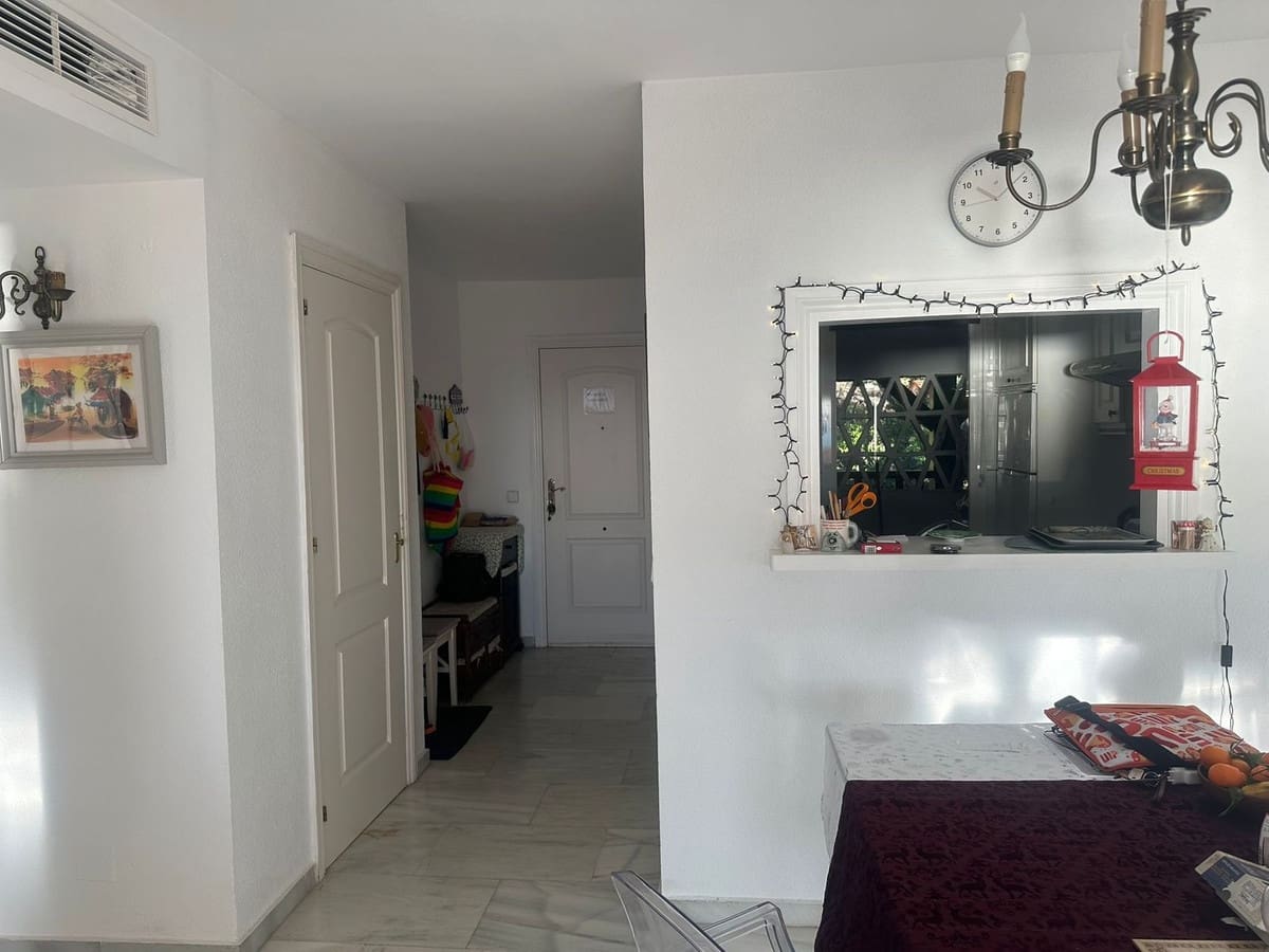 2 makuuhuone Huoneisto vuokrattavana paikassa Calahonda mukana uima-altaan 
autotalli - 1 350 € (Ref: 9965950)