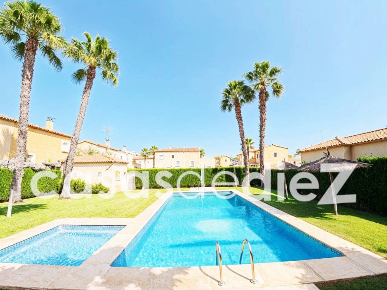 3 quarto Casa em Banda para venda em Oliva Nova com piscina garagem - 493 000 € (Ref: 10044249)