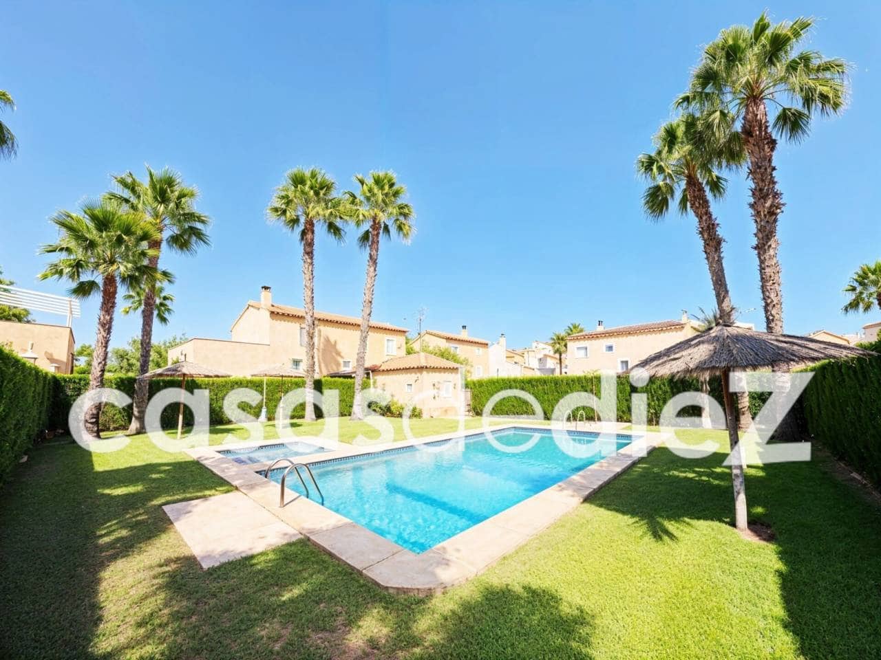 3 quarto Casa em Banda para venda em Oliva Nova com piscina garagem - 493 000 € (Ref: 10044249)