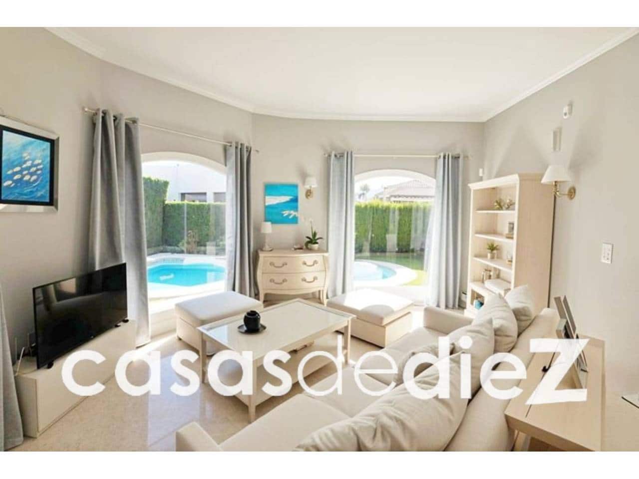 3 bedroom Villa for sale in Oliva Nova with pool garage - € 595,000 (Ref: 9425857)