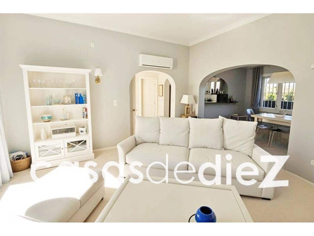 3 bedroom Villa for sale in Oliva Nova with pool garage - € 595,000 (Ref: 9425857)