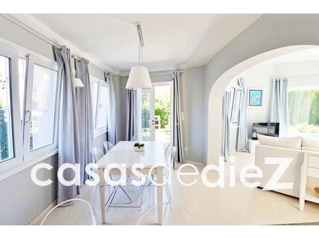 3 soverom Villa til salgs i Oliva Nova, Oliva med svømmebasseng garasje - € 595 000 (Ref: 9425857)