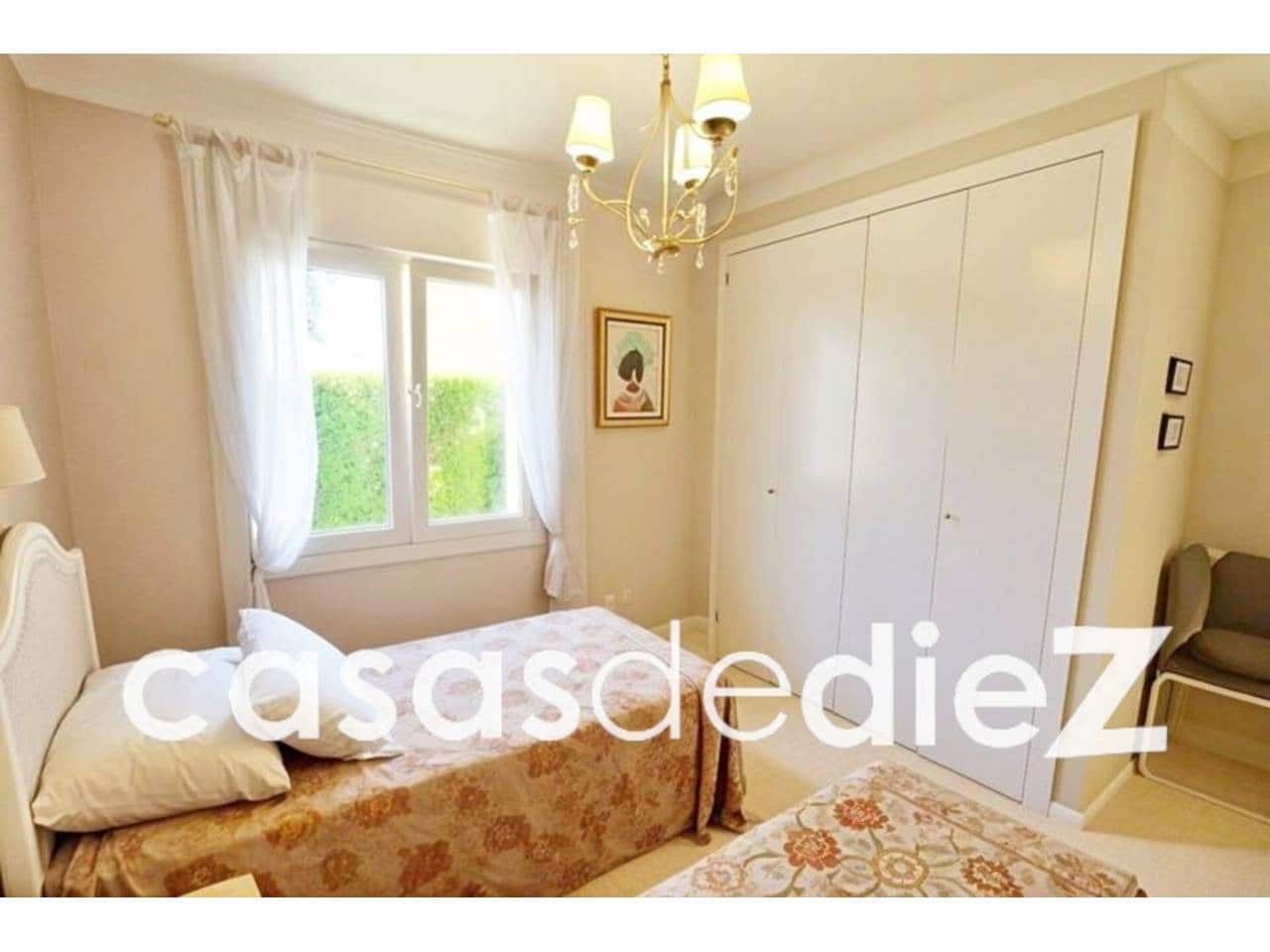 3 bedroom Villa for sale in Oliva Nova with pool garage - € 595,000 (Ref: 9425857)