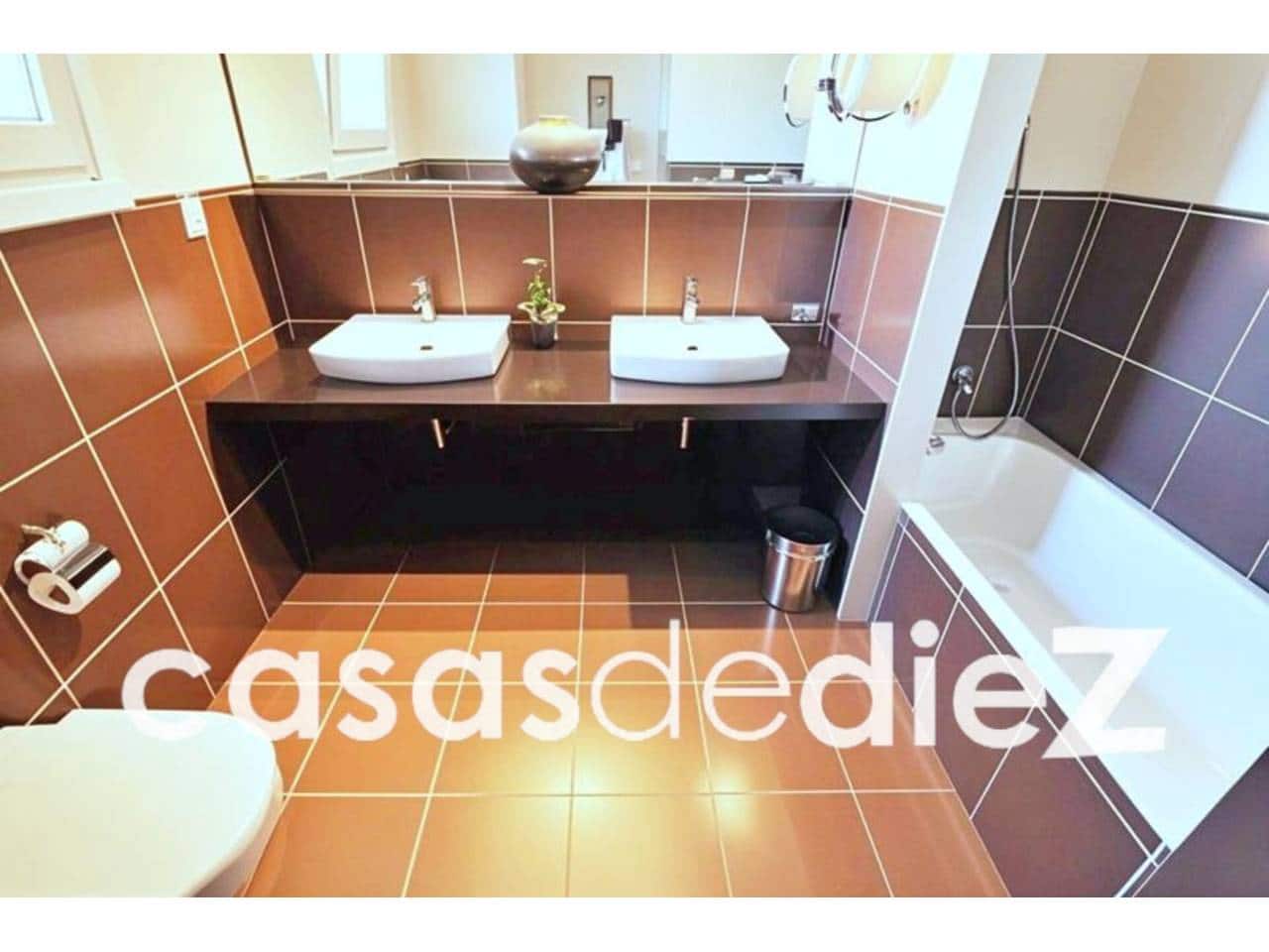 3 bedroom Villa for sale in Oliva Nova with pool garage - € 595,000 (Ref: 9425857)