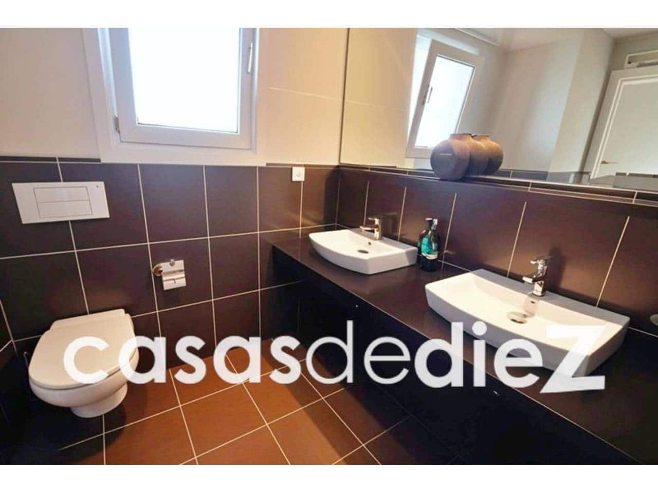 3 bedroom Villa for sale in Oliva Nova with pool garage - € 595,000 (Ref: 9425857)