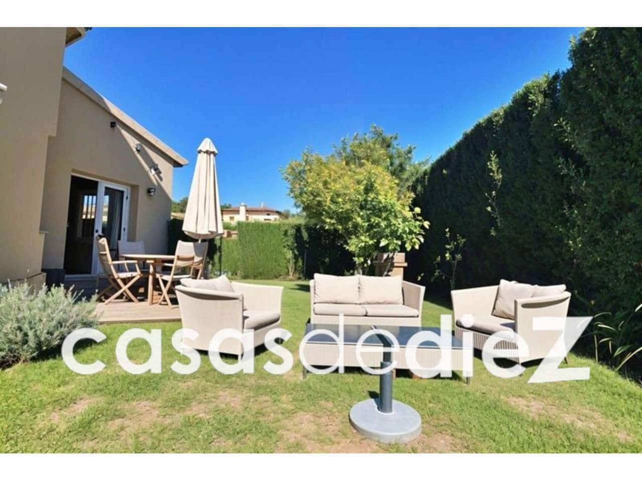 3 bedroom Villa for sale in Oliva Nova with pool garage - € 595,000 (Ref: 9425857)