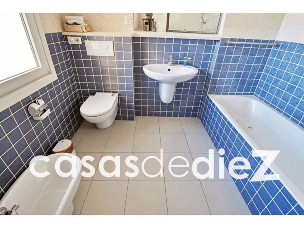 3 bedroom Villa for sale in Oliva Nova with pool garage - € 595,000 (Ref: 9425857)