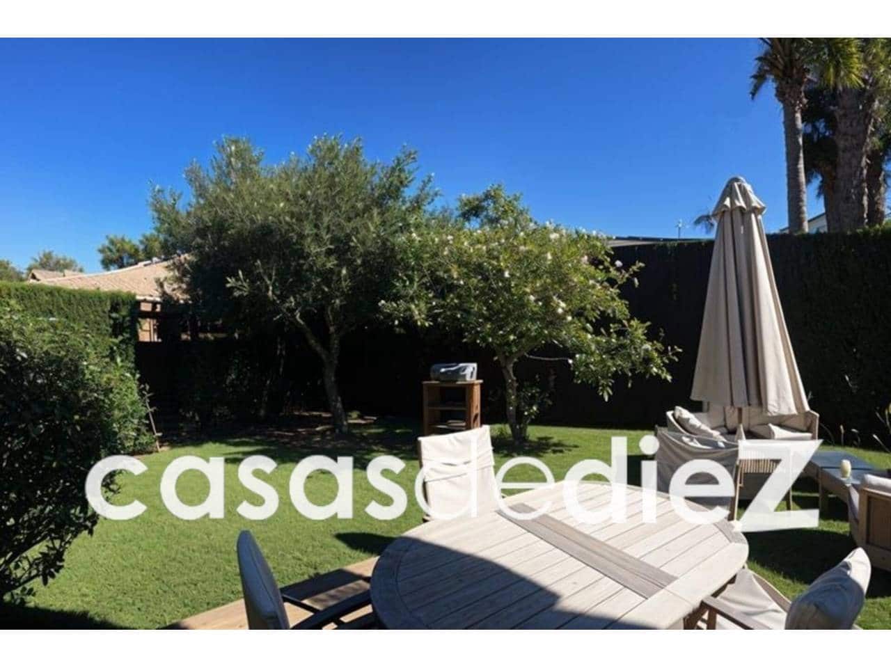 3 bedroom Villa for sale in Oliva Nova with pool garage - € 595,000 (Ref: 9425857)