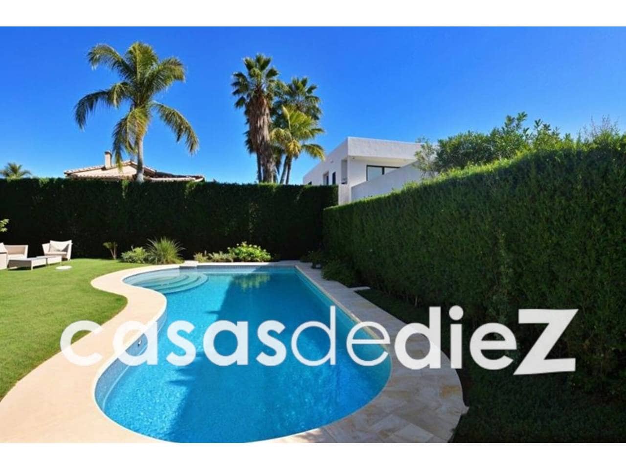3 bedroom Villa for sale in Oliva Nova with pool garage - € 595,000 (Ref: 9425857)