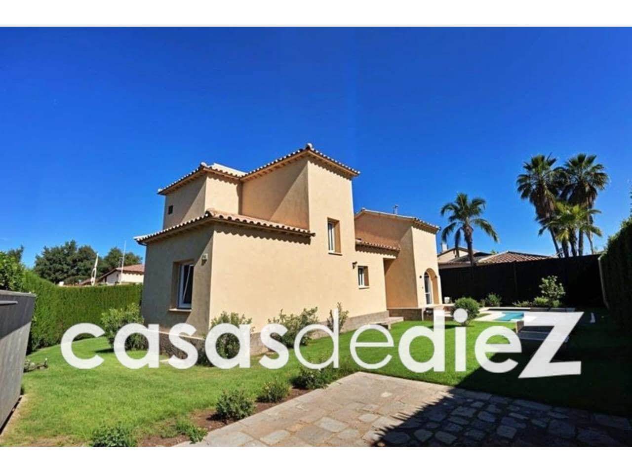 3 bedroom Villa for sale in Oliva Nova with pool garage - € 595,000 (Ref: 9425857)