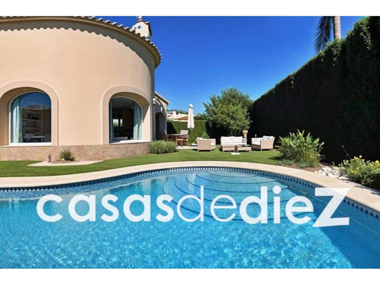3 bedroom Villa for sale in Oliva Nova with pool garage - € 595,000 (Ref: 9425857)
