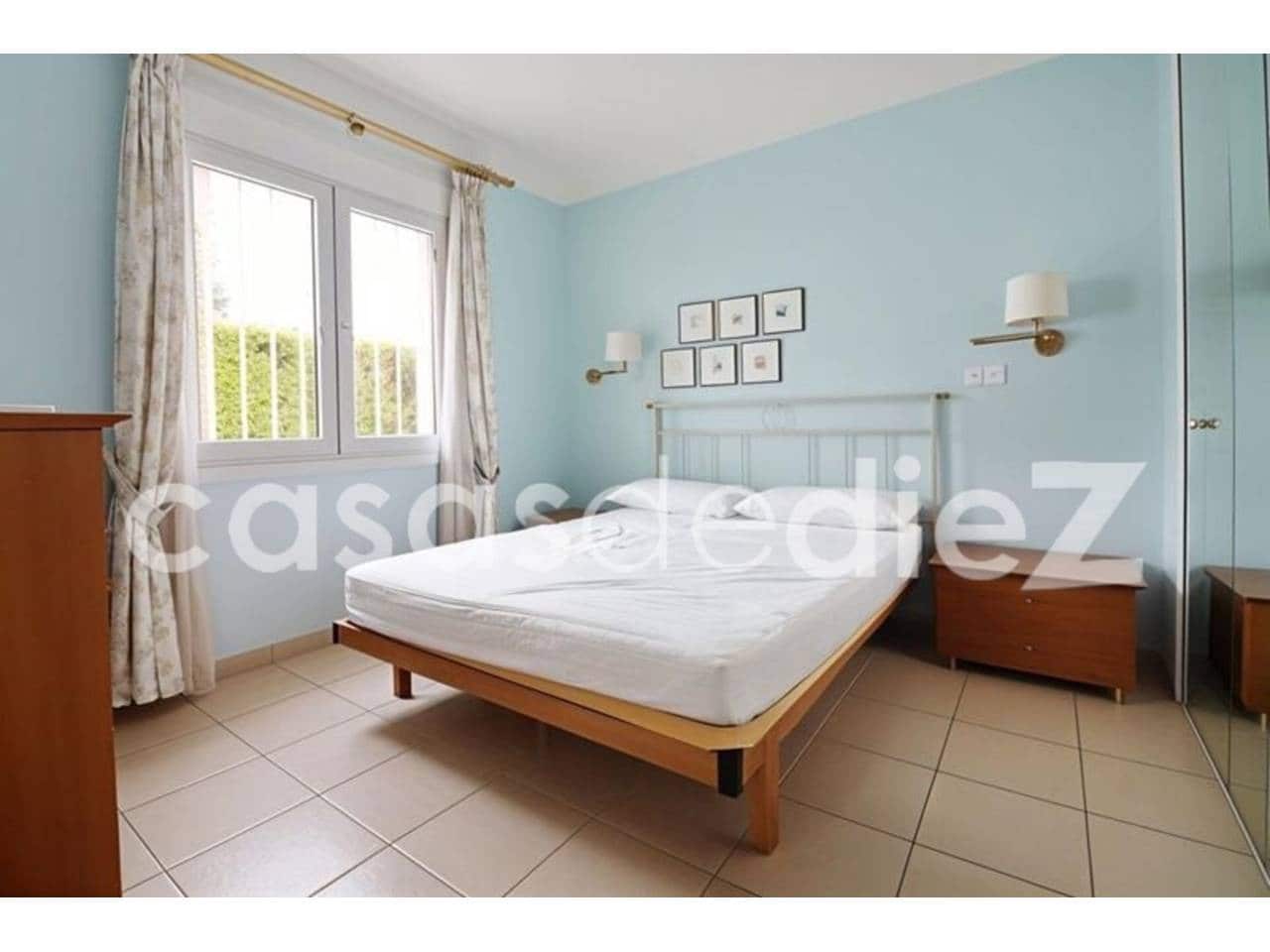 3 bedroom Villa for sale in Oliva Nova with pool garage - € 549,900 (Ref: 9425868)