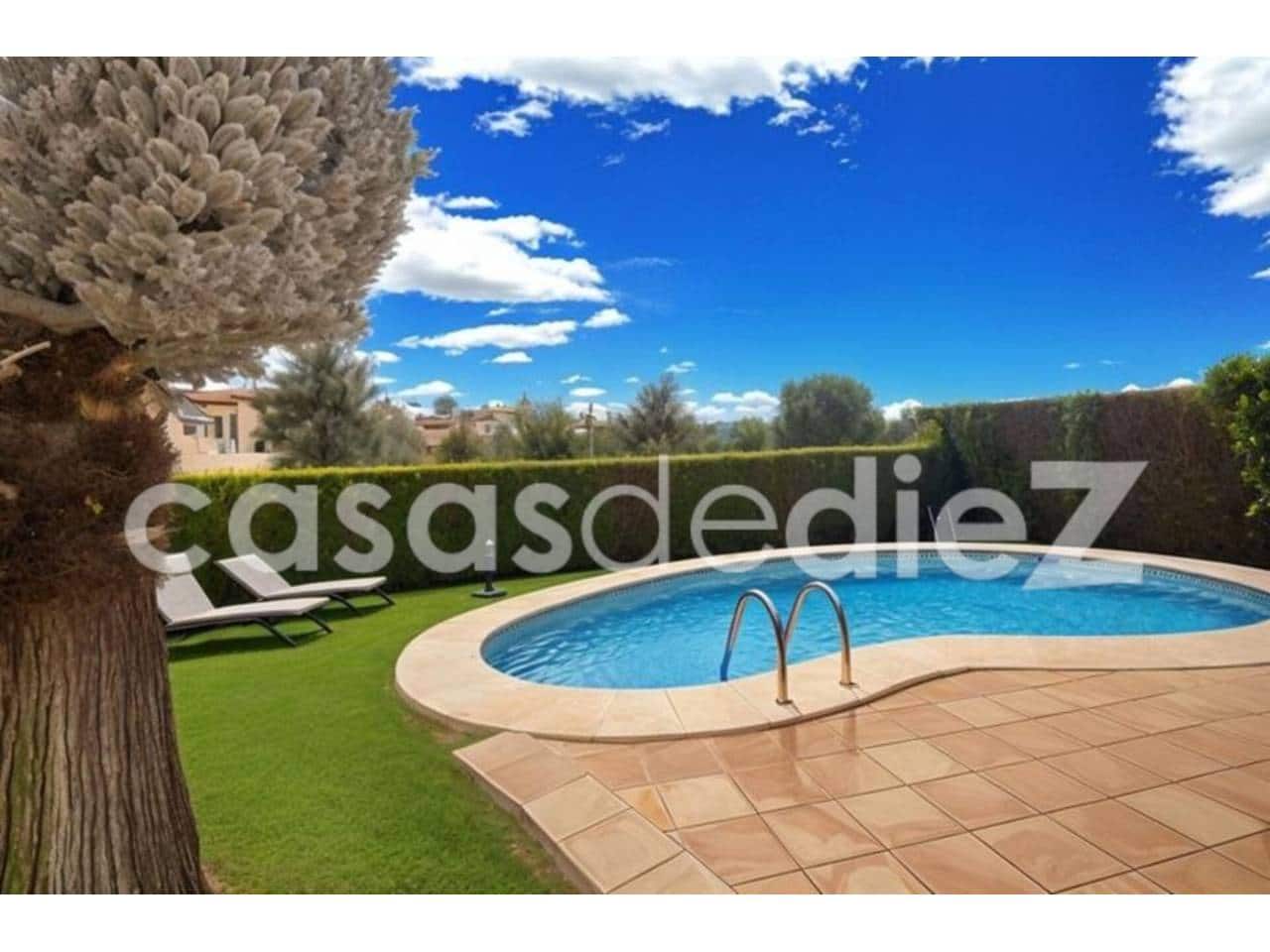 3 bedroom Villa for sale in Oliva Nova with pool garage - € 549,900 (Ref: 9425868)