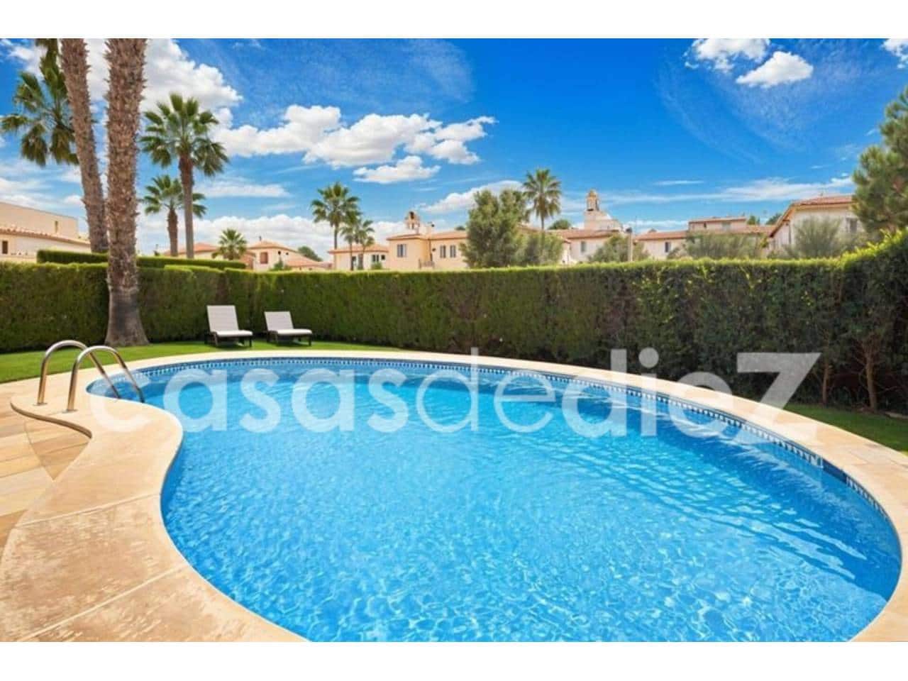 3 bedroom Villa for sale in Oliva Nova with pool garage - € 549,900 (Ref: 9425868)