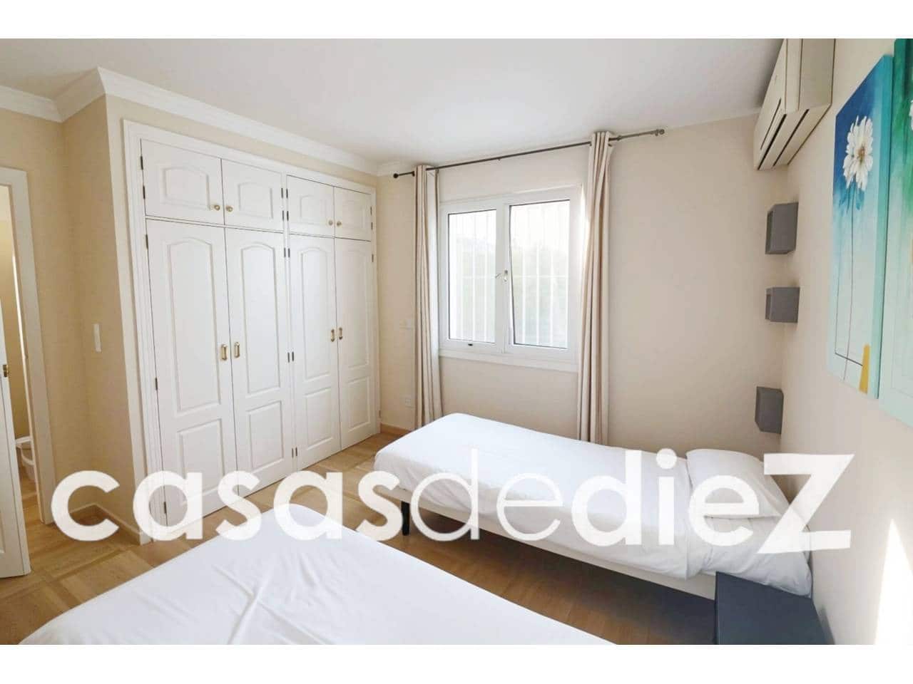 3 bedroom Villa for sale in Oliva Nova with pool garage - € 485,000 (Ref: 9425869)