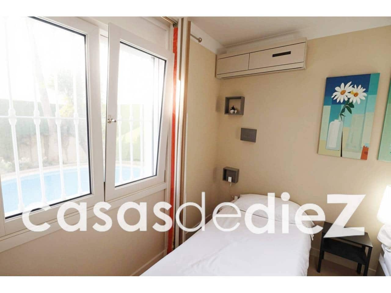 3 bedroom Villa for sale in Oliva Nova with pool garage - € 485,000 (Ref: 9425869)