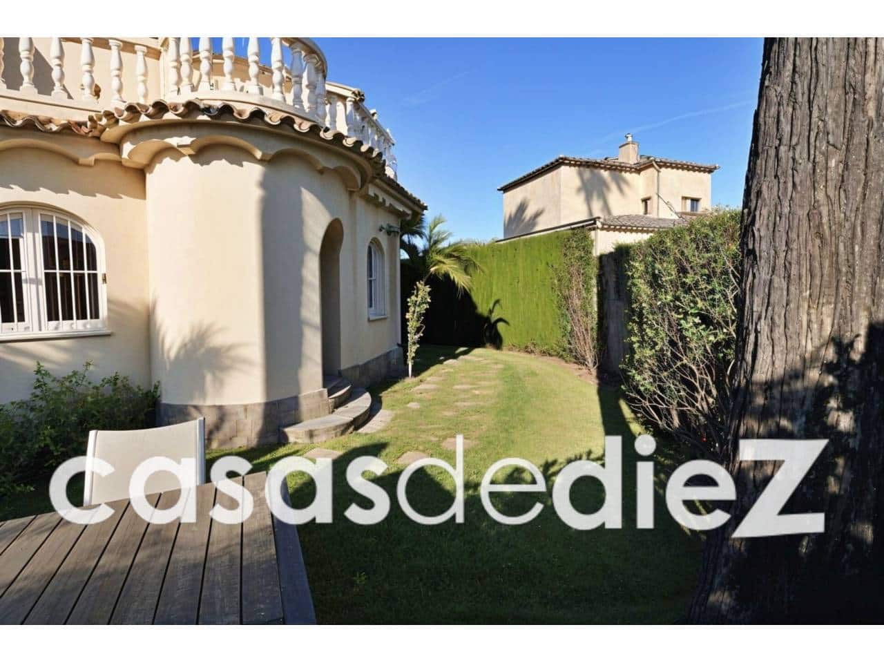 3 bedroom Villa for sale in Oliva Nova with pool garage - € 485,000 (Ref: 9425869)