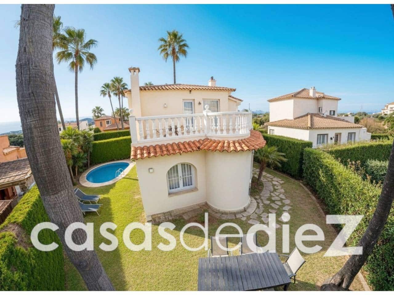 3 bedroom Villa for sale in Oliva Nova with pool garage - € 470,000 (Ref: 9425869)