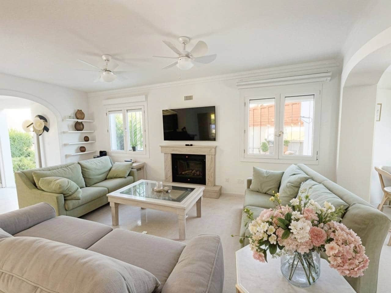 4 bedroom Villa for sale in Oliva Nova with pool garage - € 868,000 (Ref: 9425870)