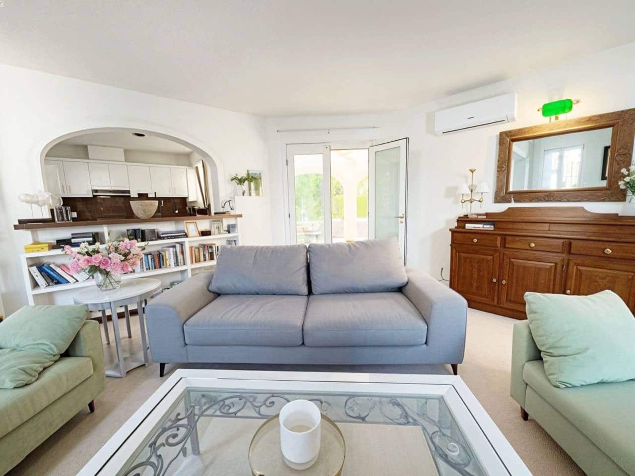 4 bedroom Villa for sale in Oliva Nova with pool garage - € 868,000 (Ref: 9425870)