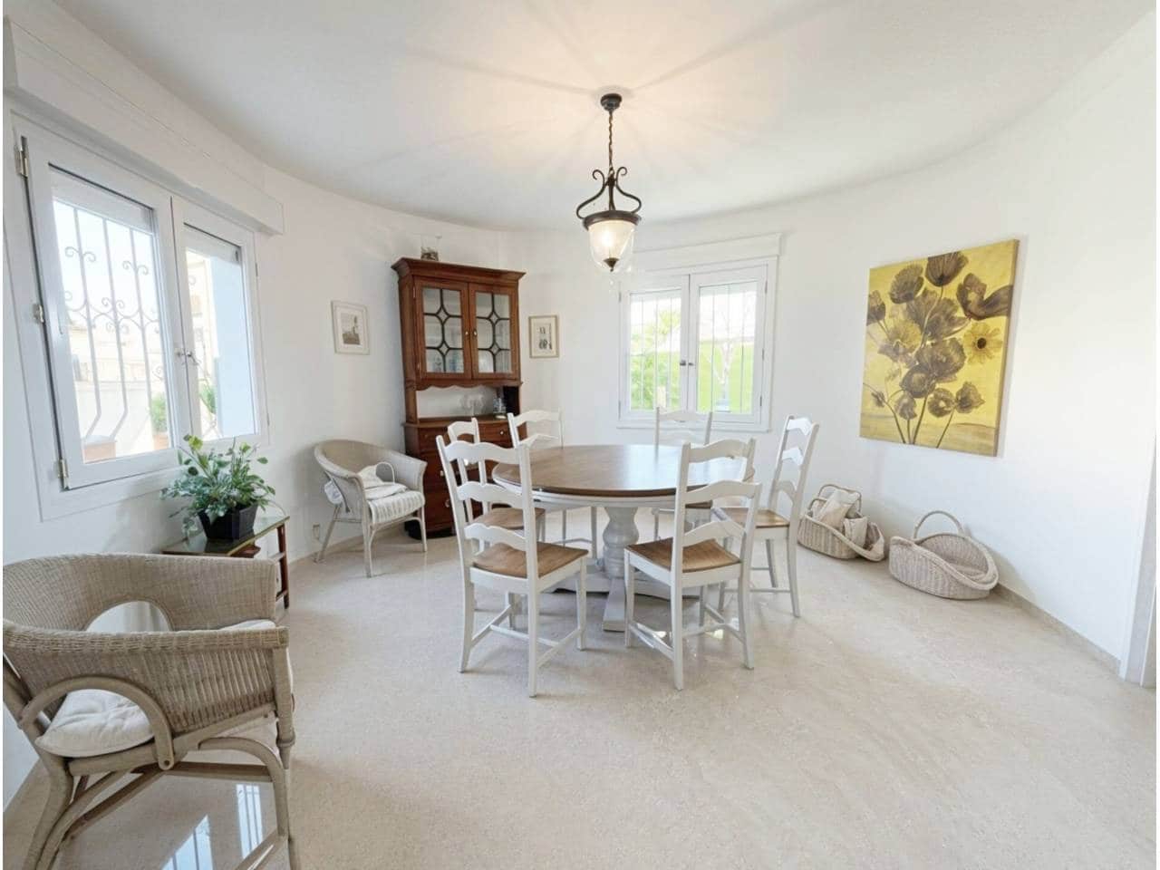 4 bedroom Villa for sale in Oliva Nova with pool garage - € 868,000 (Ref: 9425870)