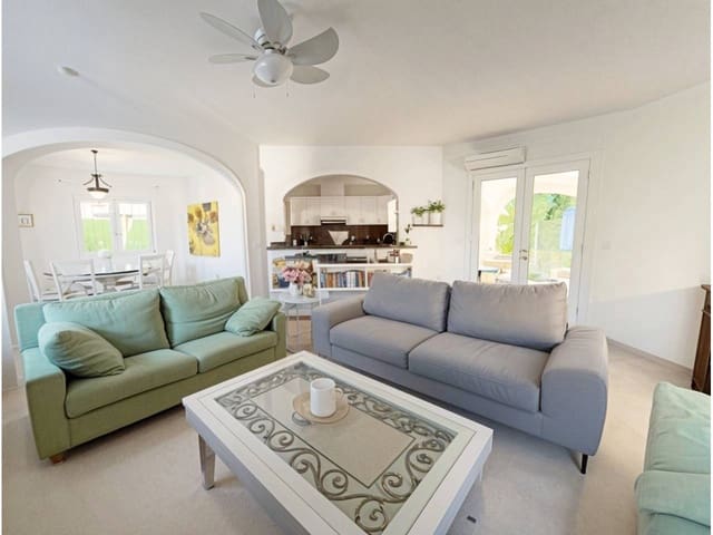 4 bedroom Villa for sale in Oliva Nova, Oliva with pool garage - € 868,000 (Ref: 9425870)