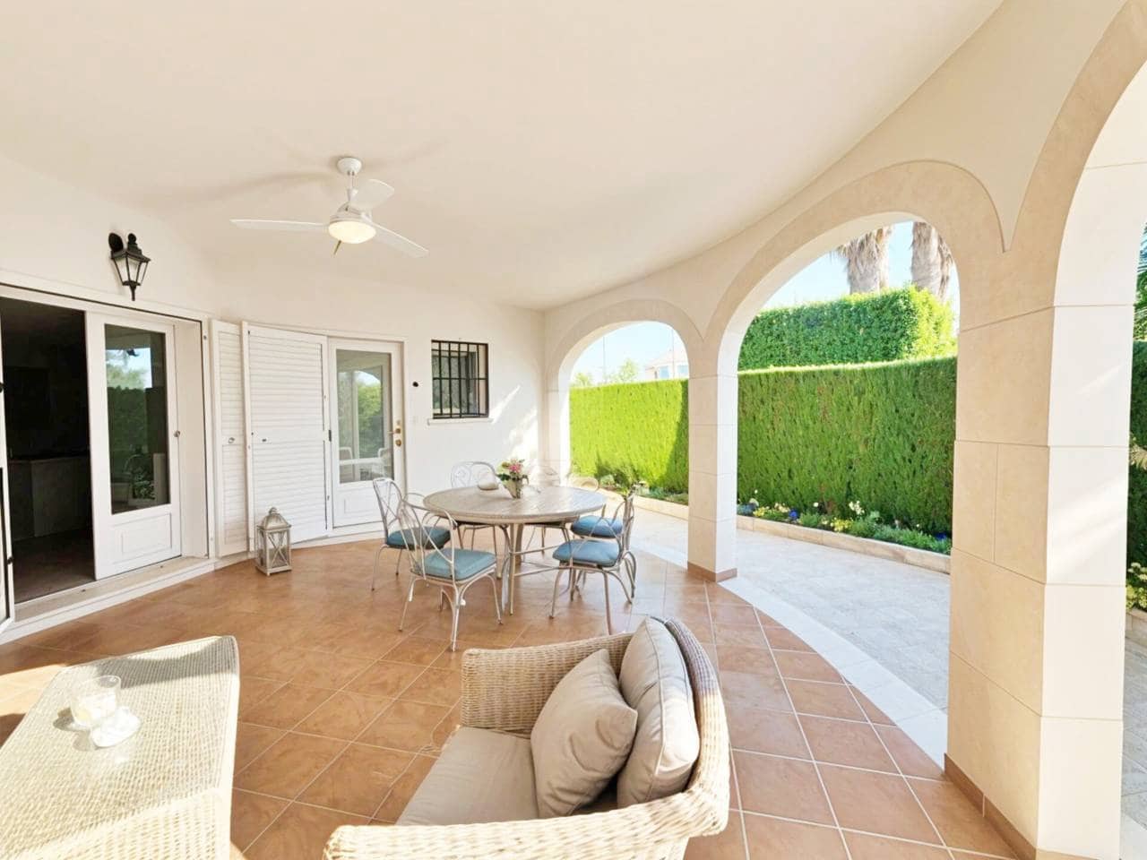 4 bedroom Villa for sale in Oliva Nova with pool garage - € 868,000 (Ref: 9425870)